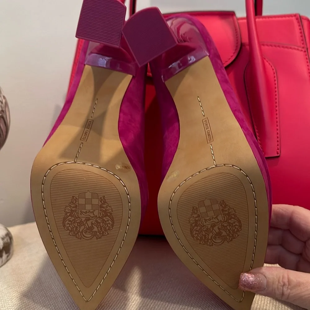 Vince Camuto Slaytia Lucite Platforms in Fuchsia Suede, Size 10